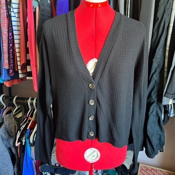 Sweaters - SM151 Forever 21 slight crop cardigan
